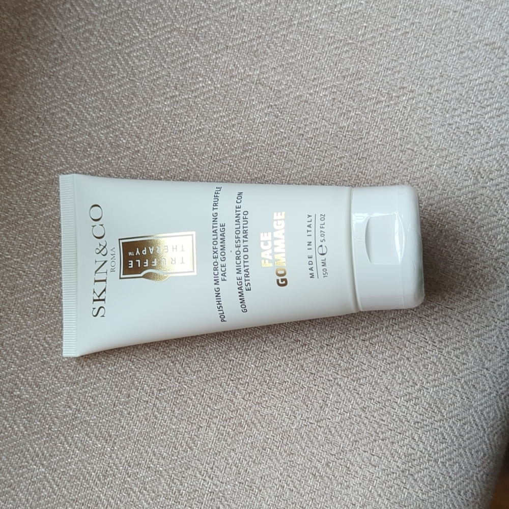Skin & Co Micro-Exfoliating Face Scrub (Truffle Therapy)